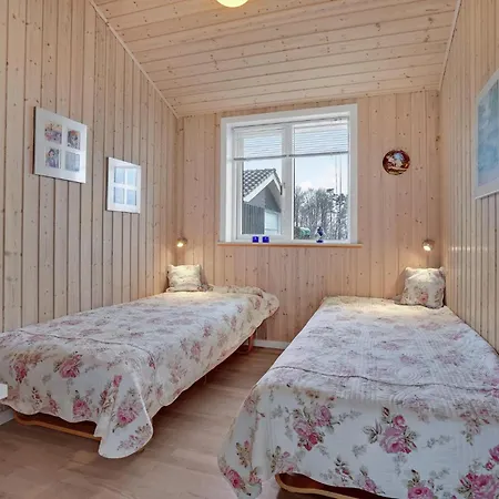 3 Bedroom Awesome In *