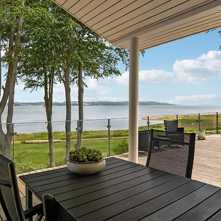 Awesome In With House Sea View